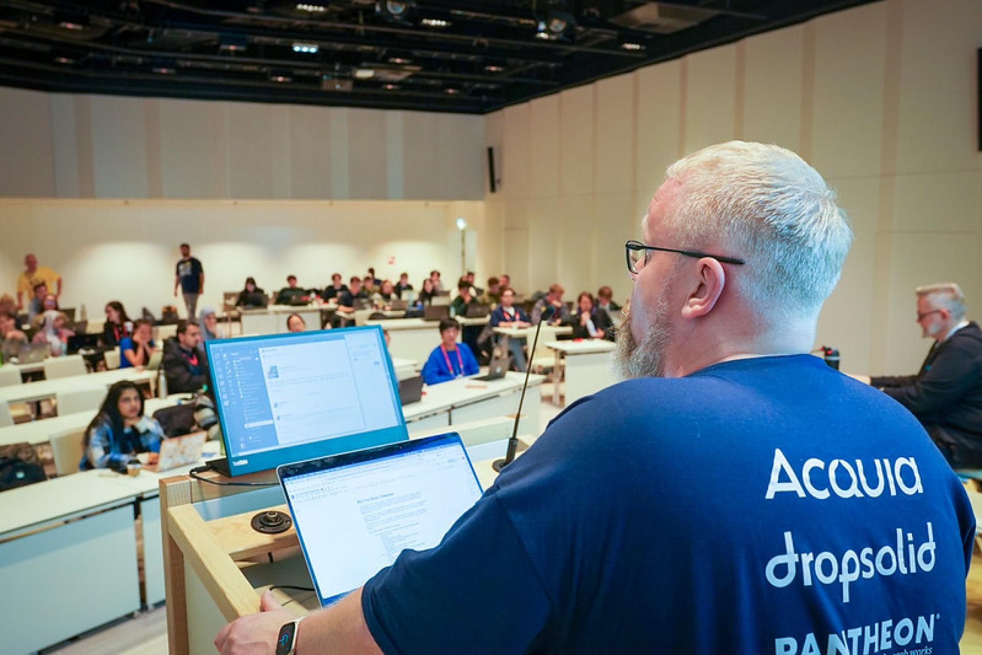 Hilmar Kári Hallbjörnsson at Drupal in a Day