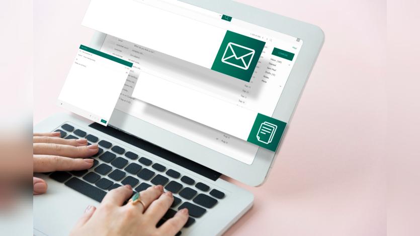 e-mail global communications connection social networking concept