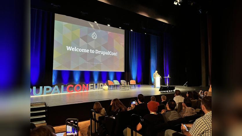 Drupal Association CTO Tim Lehnen speaking at the opening of DrupalCon Lille, France. Photo: Mathias Bolt Lesniak (CC-BY)
