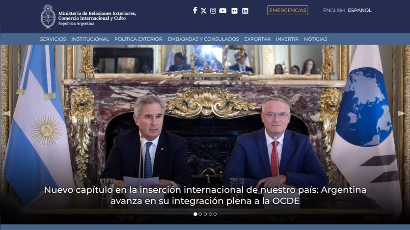 Argentine Ministry of Foreign Affairs homepage with news about Argentina advancing in OECD integration