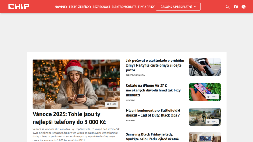 CHIP homepage featuring Christmas 2025 top phones under 3,000 CZK and latest tech news articles