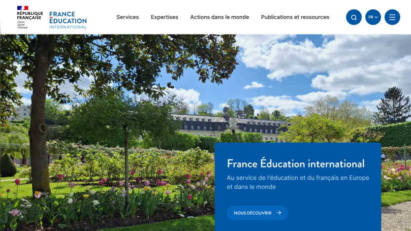 Homepage of France Éducation international featuring a garden view and key text about educational services.