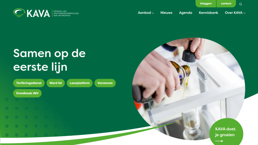Website header with navigation and hero section featuring a person using tools and Dutch text about frontline work
