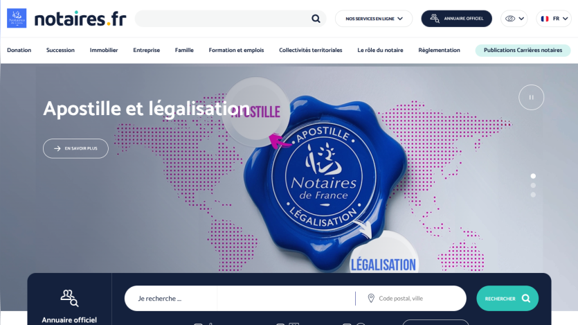 Homepage of Notaires.fr featuring a seal and text about apostille and legalization services.