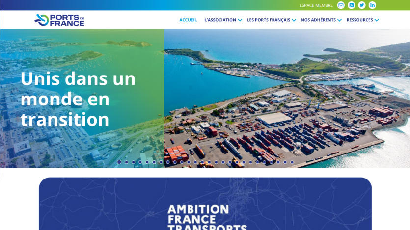 Ports de France website homepage with aerial port image and slogan 'Unis dans un monde en transition'