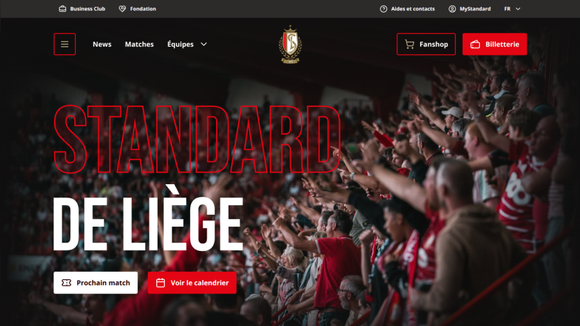 Standard de Liège football club homepage with crowd image, navigation menu, and match buttons