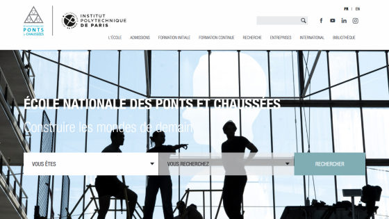 École Nationale des Ponts et Chaussées homepage with navigation and a hero image of people silhouetted against a large window, slogan Construire les mondes de demain.