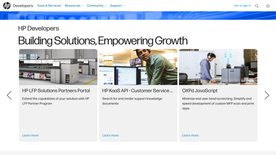 HP Developers website homepage with headline 'Building Solutions, Empowering Growth' and featured partner portals and customer service sections