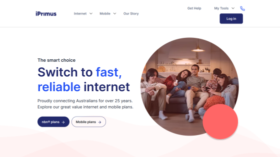 Homepage promoting fast, reliable internet with a family image and call-to-action buttons.