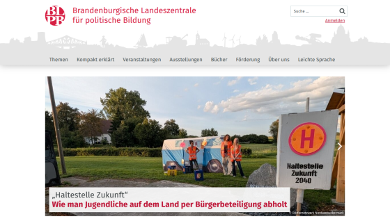 Brandenburgische Landeszentrale für politische Bildung website with navigation and hero image about youth participation in rural areas