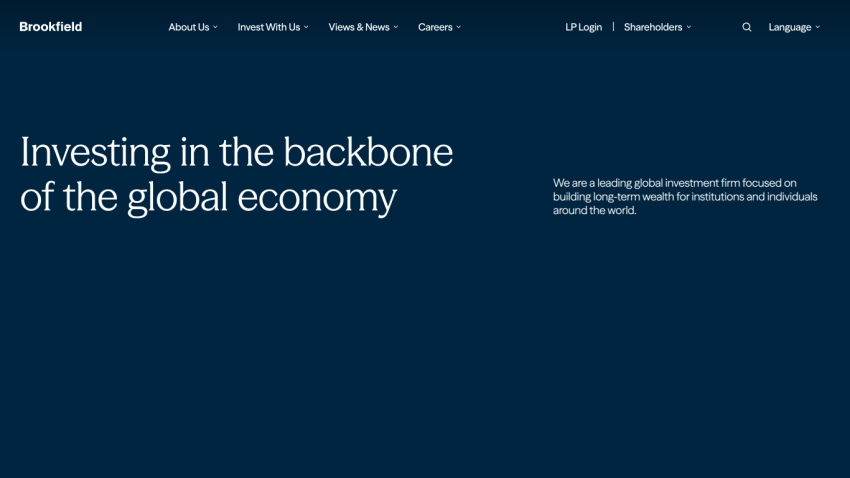 Homepage featuring the tagline about investing in the global economy.