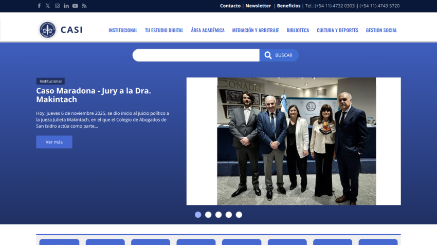 Website header and navigation of Colegio de Abogados de San Isidro with a hero section about Caso Maradona trial featuring a group photo and a search bar.
