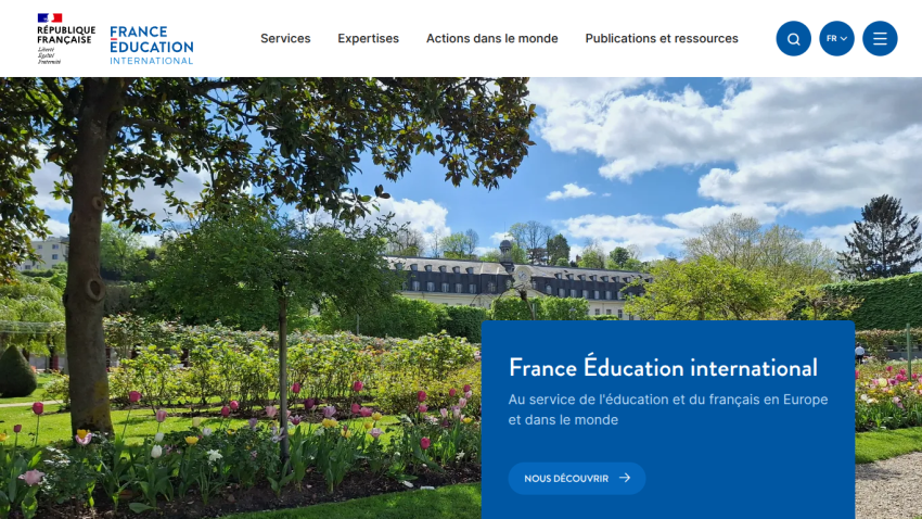 Homepage of France Éducation international featuring a garden and educational services.