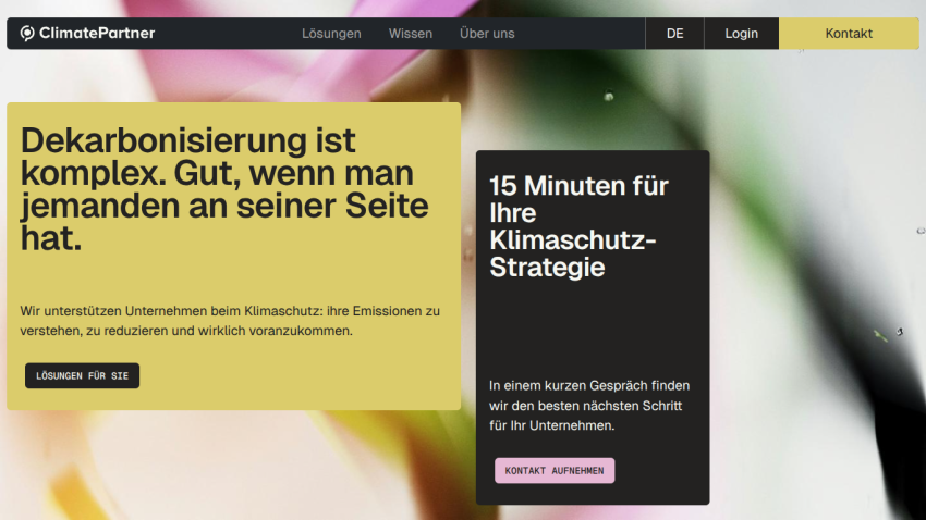 Homepage featuring a message about decarbonization and a call to action for climate strategy consultation.