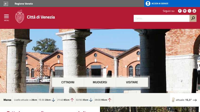 Città di Venezia official site with navigation for citizens, mobility, and visiting, showing Venice waterfront and tide levels