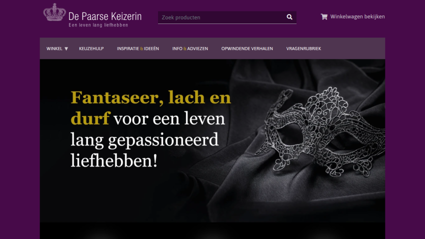 Website header with navigation and hero section featuring Dutch text about passion and a decorative black lace mask on dark fabric.