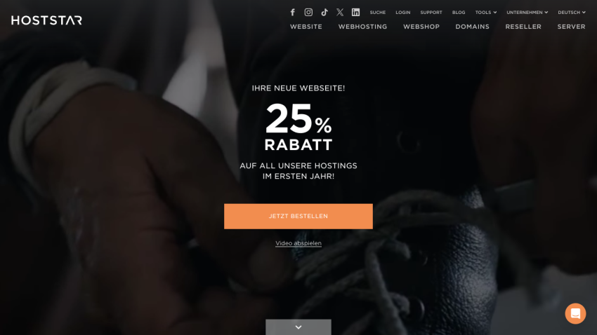 Promotional banner offering 25% discount on hosting services with a call-to-action button.