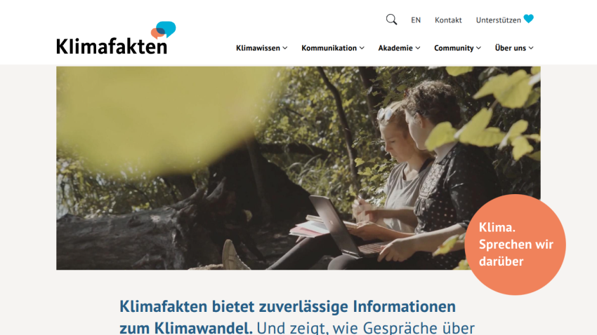 Klimafakten website offering reliable climate change information with navigation and hero image of two people outdoors