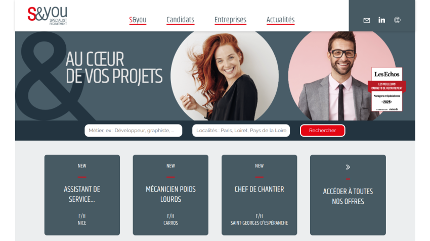 Recruitment website homepage with search fields, job listings, and navigation menu in French