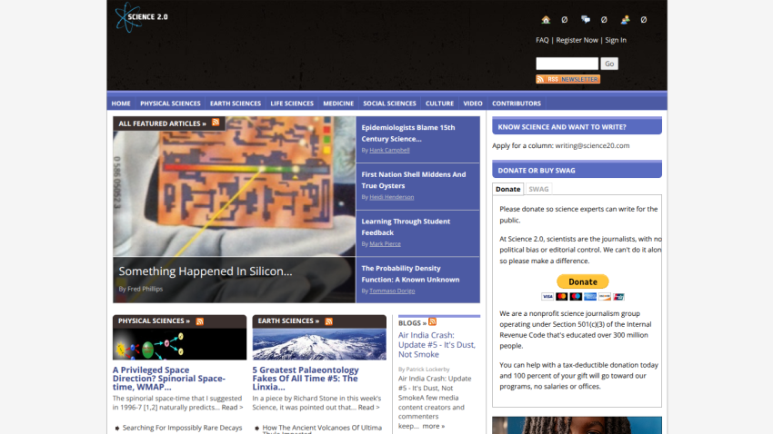 Homepage featuring articles on space exploration and technology with a prominent image.