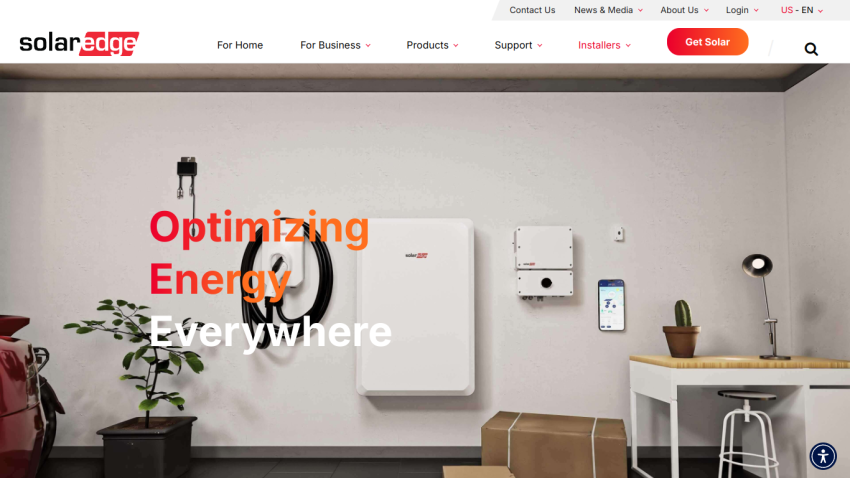 Homepage showcasing energy optimization solutions with a battery and smart devices.