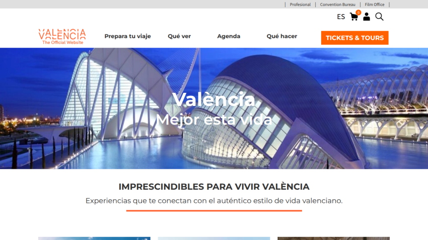Valencia tourism website showcasing the city with a prominent image and navigation options.