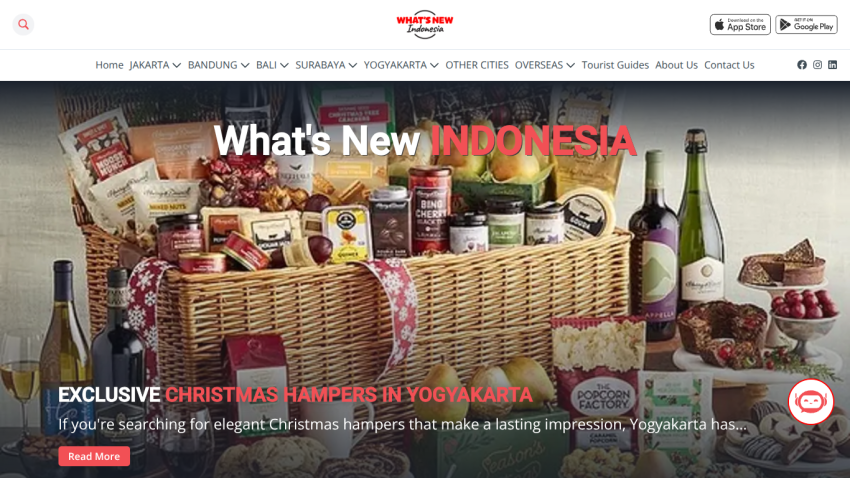 Travel website featuring best restaurants in Karangasem with scenic Bali beachfront view and navigation menu