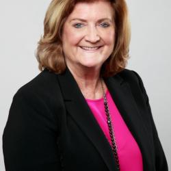  Lynne Capozzi 